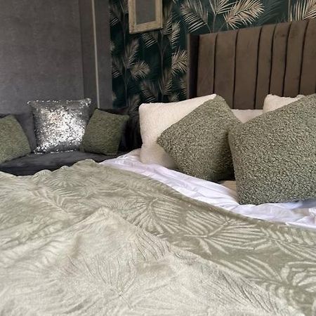 Cozy Downtown Studio Flat In Sheffield Apartment Exterior photo