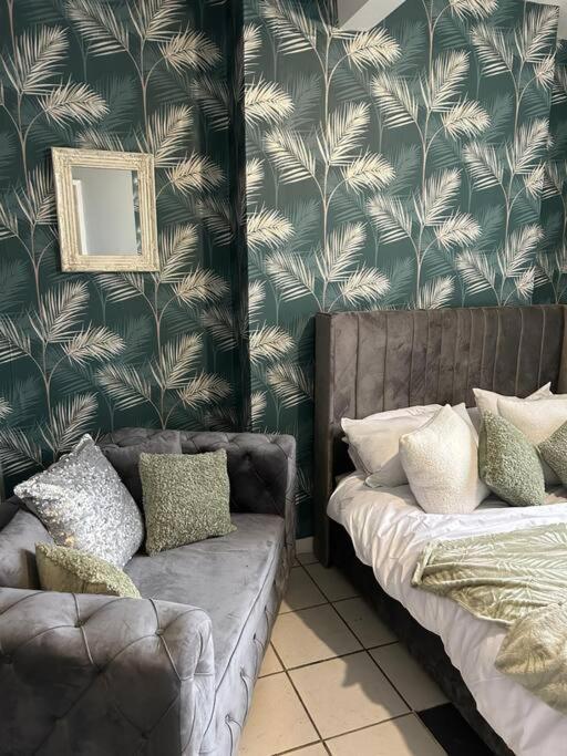 Cozy Downtown Studio Flat In Sheffield Apartment Exterior photo
